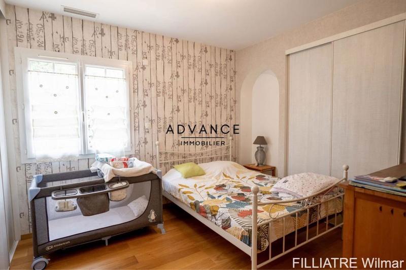 Maison - 210 m² - 5 pièces