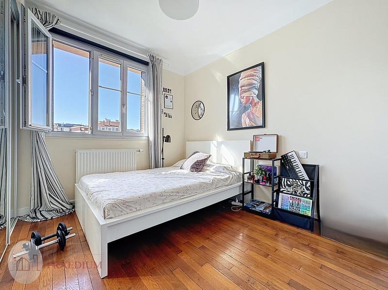 Maison - 203 m² - 9 pièces