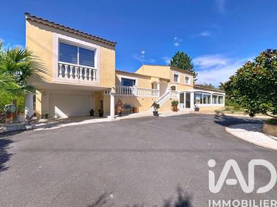 Maison - 240 m² - 5 pièces