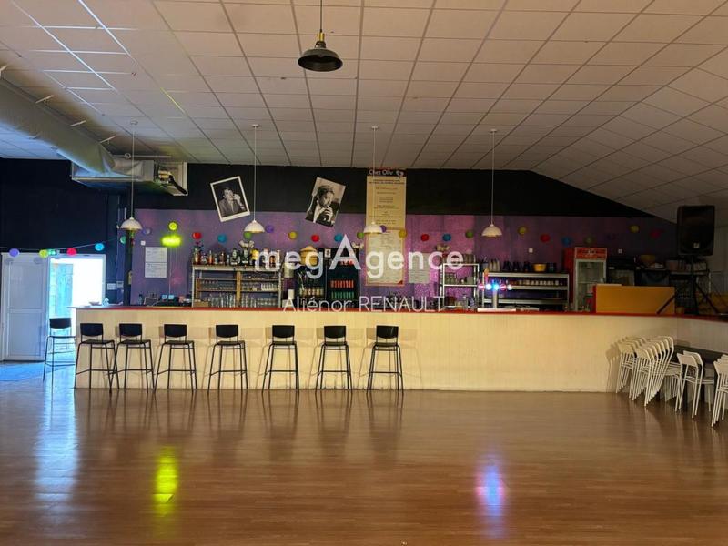 Local commercial - 1 500 m² - 14 pièces