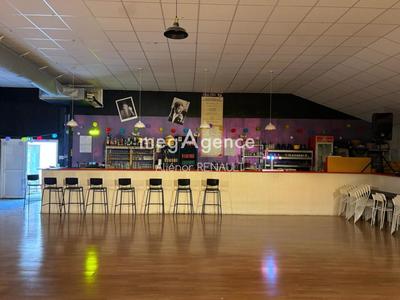 Local commercial - 1 500 m² - 14 pièces