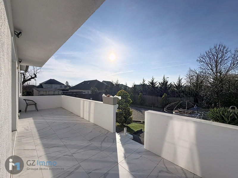 Maison - 246 m² - 6 pièces