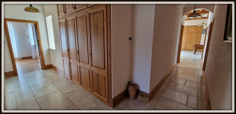 Maison - 290 m² - 8 pièces