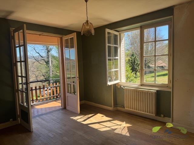 Maison de village - 105 m² - 6 pièces