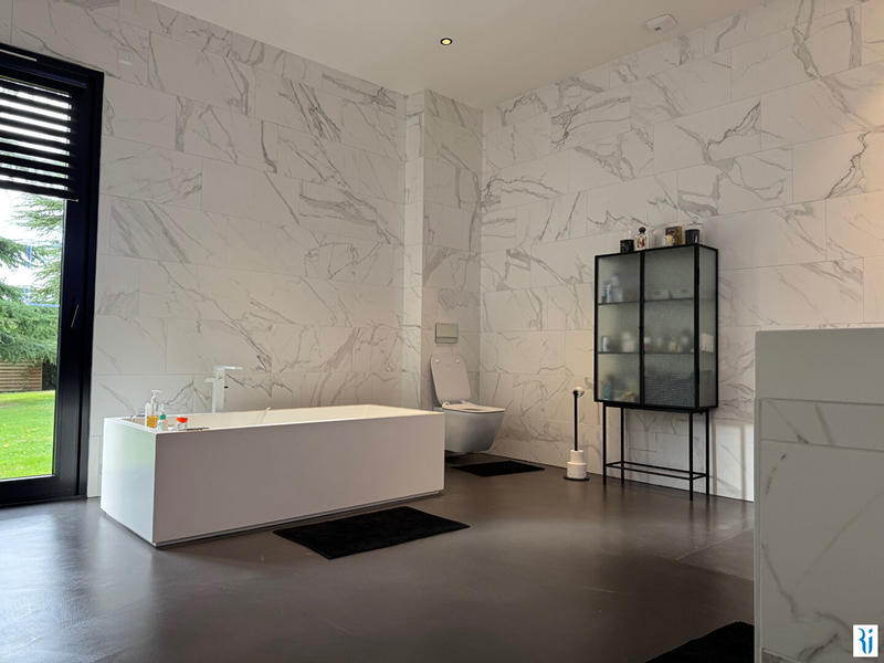 Maison - 237 m² - 4 pièces