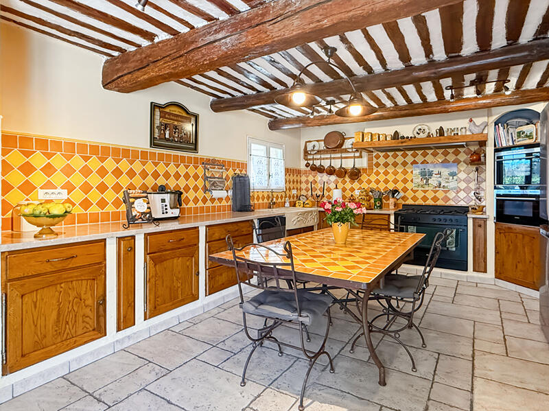 Maison - 181 m² - 6 pièces