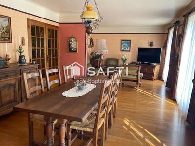 Maison - 140 m² - 6 pièces