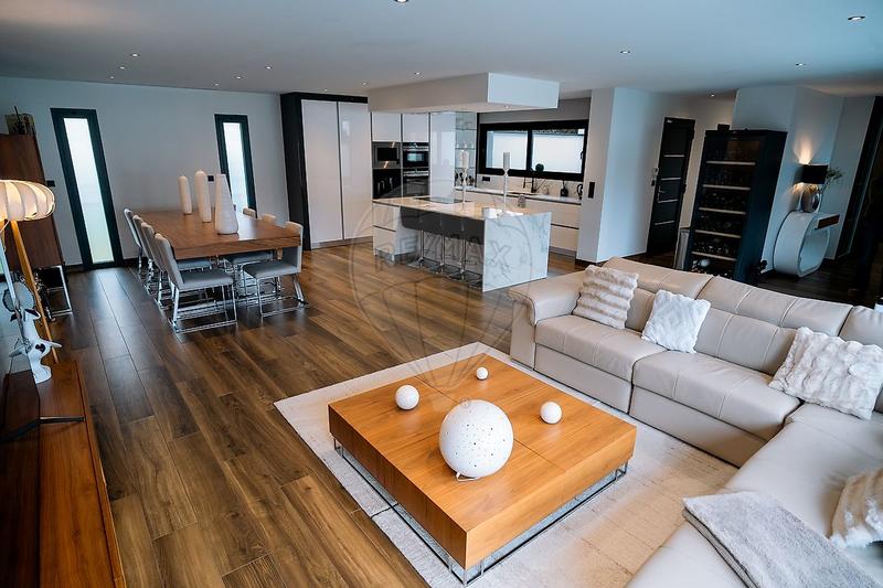 Maison - 197 m² - 7 pièces