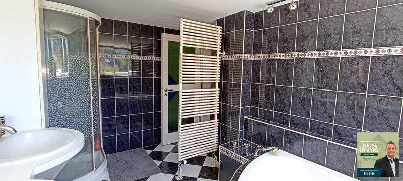 Maison - 200 m² - 6 pièces