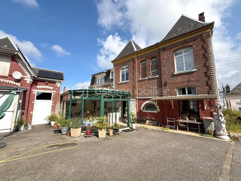 Maison - 230 m² - 7 pièces