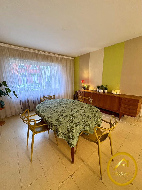 Maison - 298 m² - 9 pièces