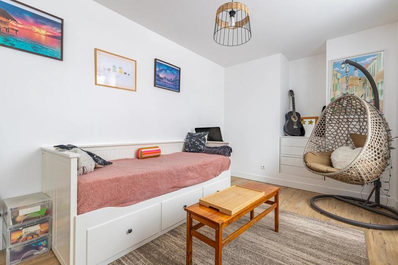 Appartement - 82 m² - 5 pièces