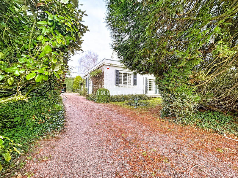 Maison - 201 m² - 7 pièces