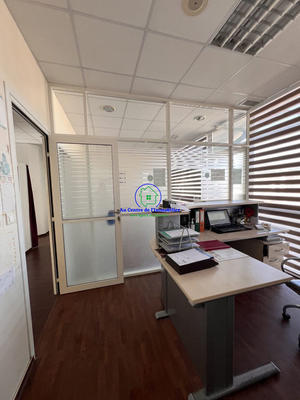 Bureau - 300 m² - 13 pièces