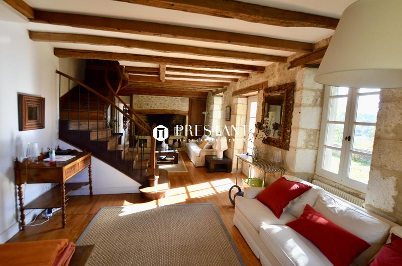 Maison - 250 m² - 8 pièces