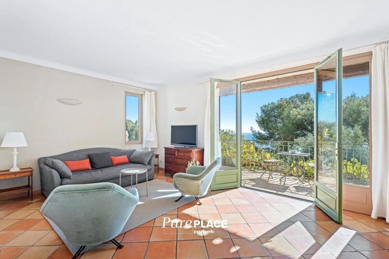 Villa - 236 m² - 6 pièces