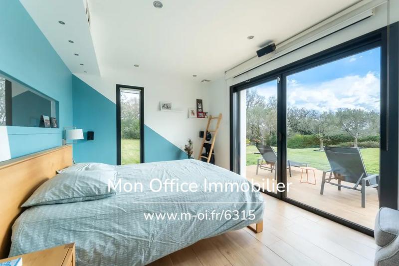 Propriété - 275 m² - 7 pièces