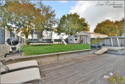 Maison - 170 m² - 8 pièces