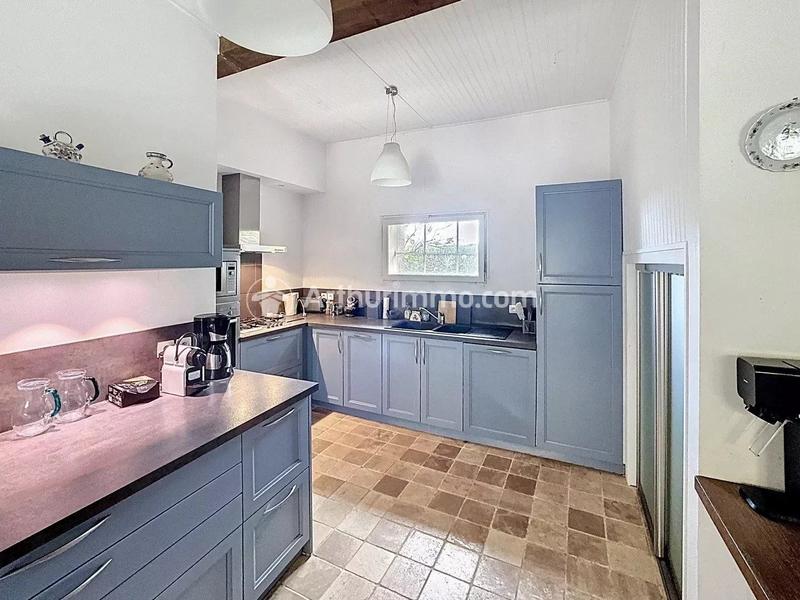 Maison - 341 m² - 13 pièces