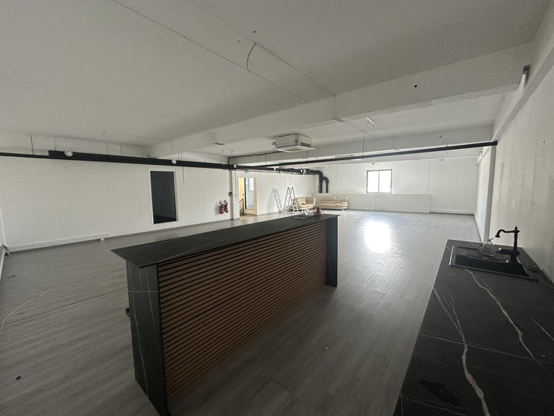 Local commercial - 560 m²