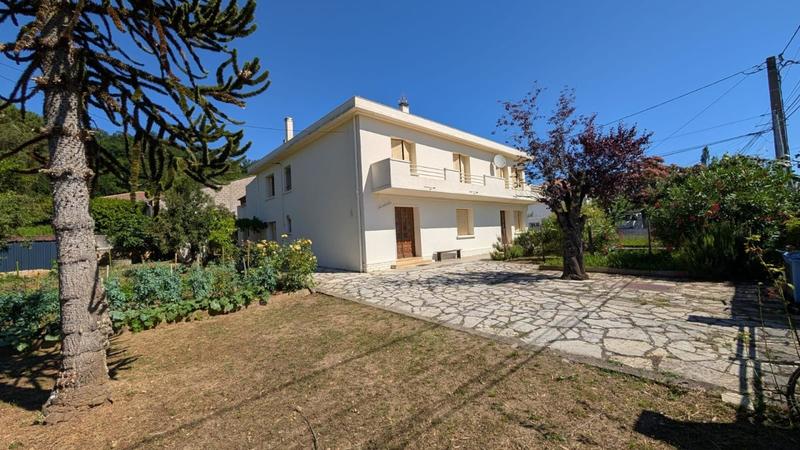Maison - 243 m² - 7 pièces