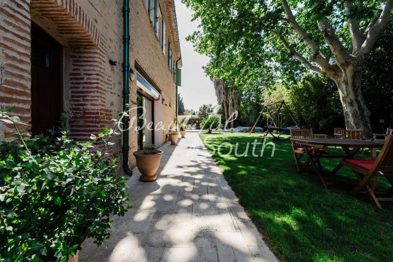 Mas - 262 m² - 6 pièces