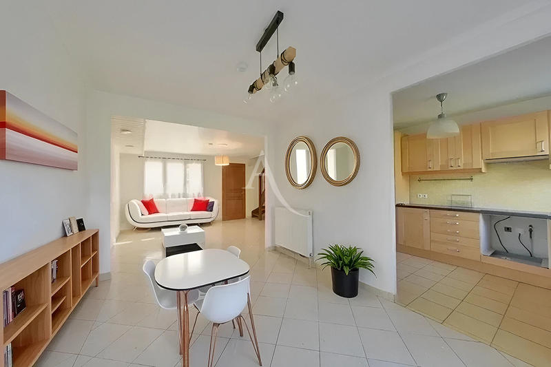 Maison - 113 m² - 5 pièces