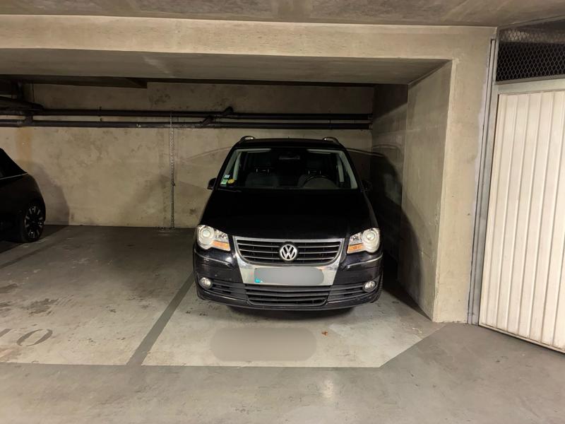 Parking / Garage - 11 m²