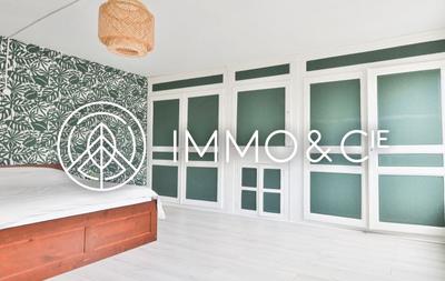 Maison - 235 m² - 5 pièces