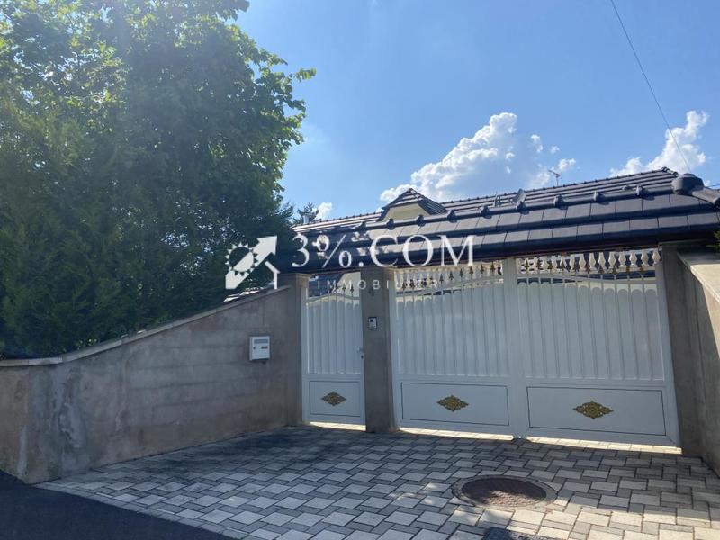 Demeure - 203 m² - 7 pièces