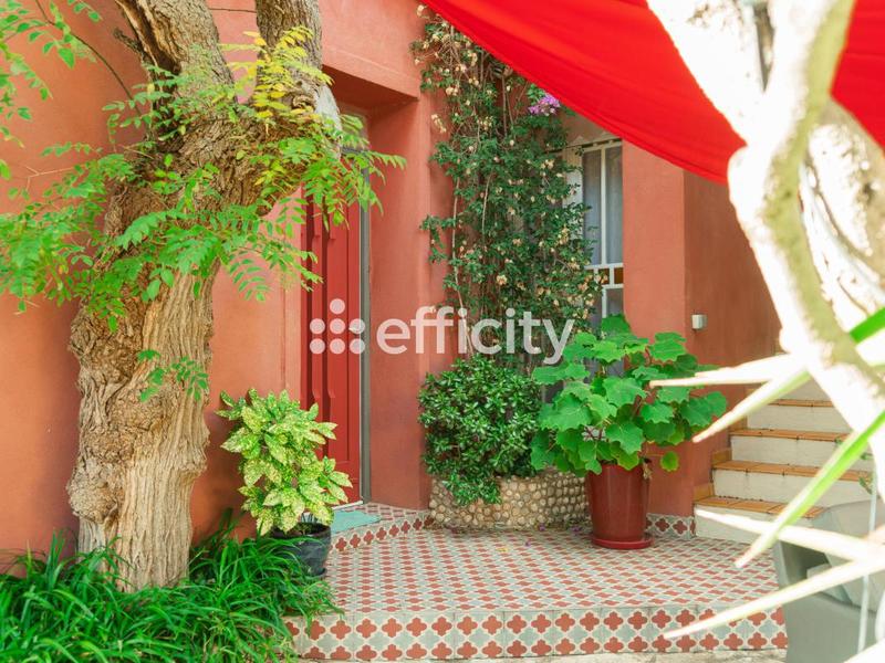 Maison - 236 m² - 6 pièces