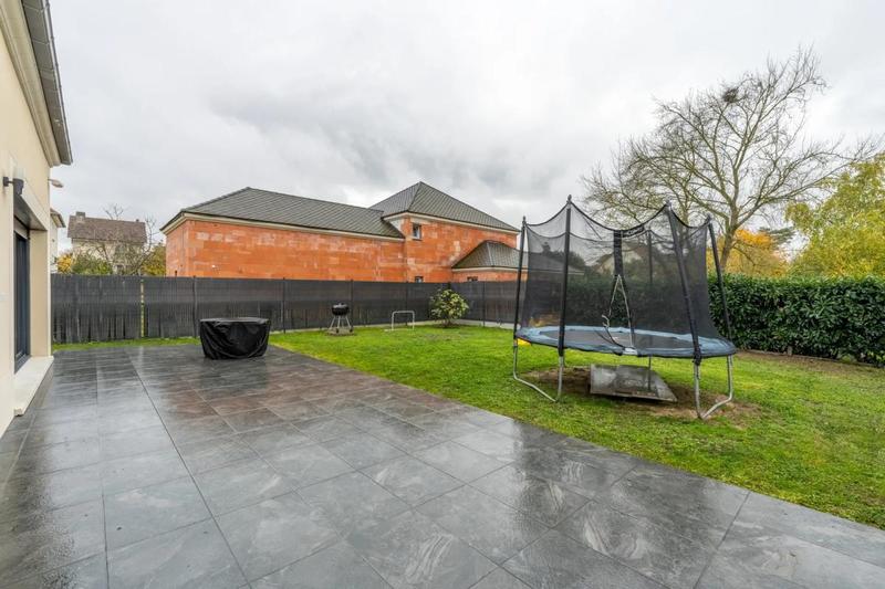 Maison - 168 m² - 8 pièces