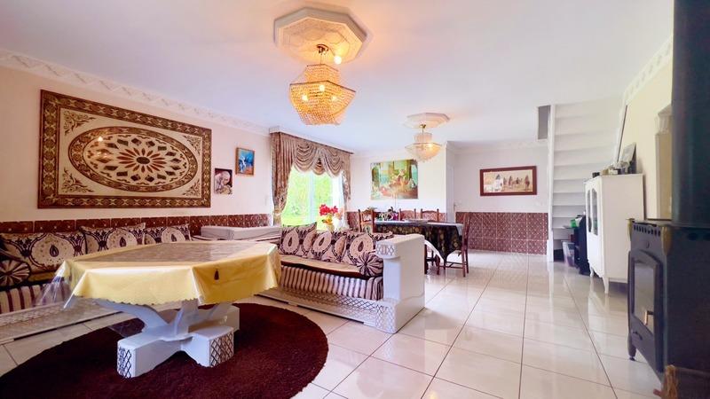 Maison - 300 m² - 9 pièces