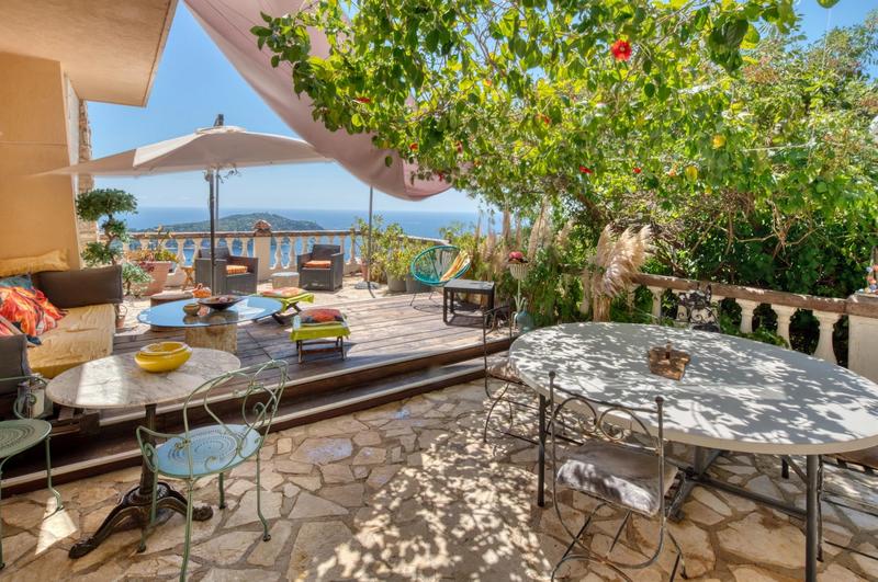 Villa - 347 m² - 9 pièces