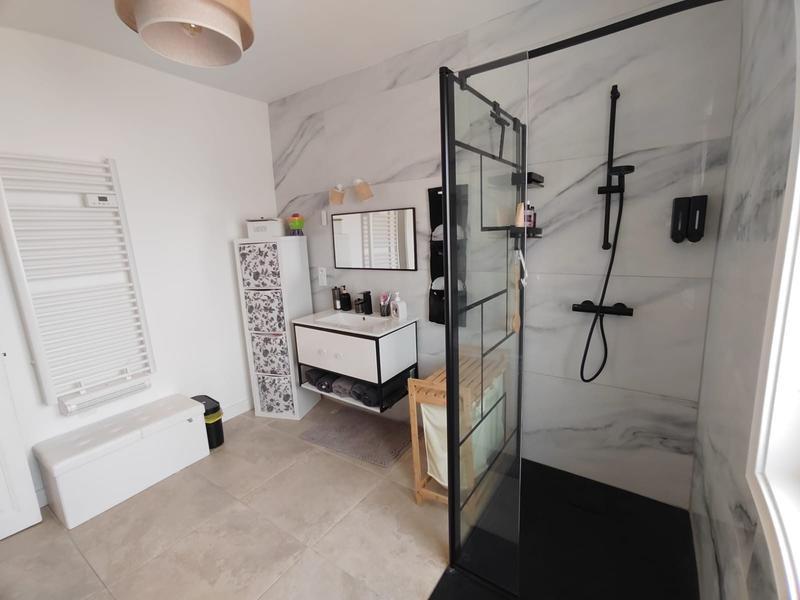 Maison traditionnelle - 143 m² - 7 pièces