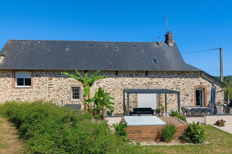 Maison - 200 m² - 9 pièces