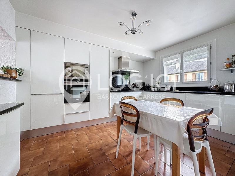 Maison - 180 m² - 7 pièces