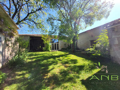 Maison - 254 m² - 10 pièces