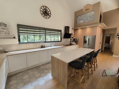 Maison contemporaine - 200 m² - 8 pièces