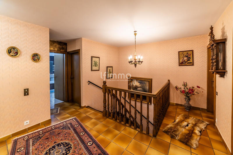 Maison - 270 m² - 5 pièces