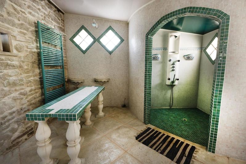 Maison - 450 m² - 12 pièces