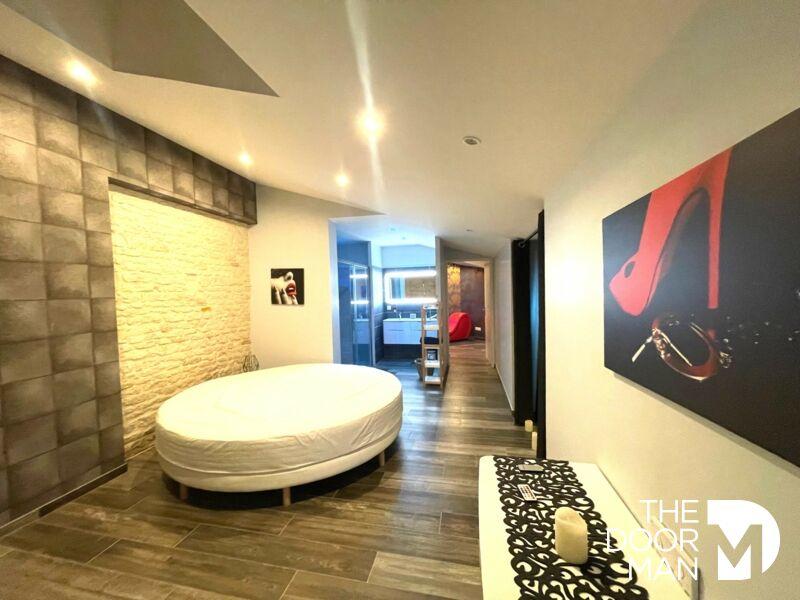 Immeuble - 141 m² - 6 pièces