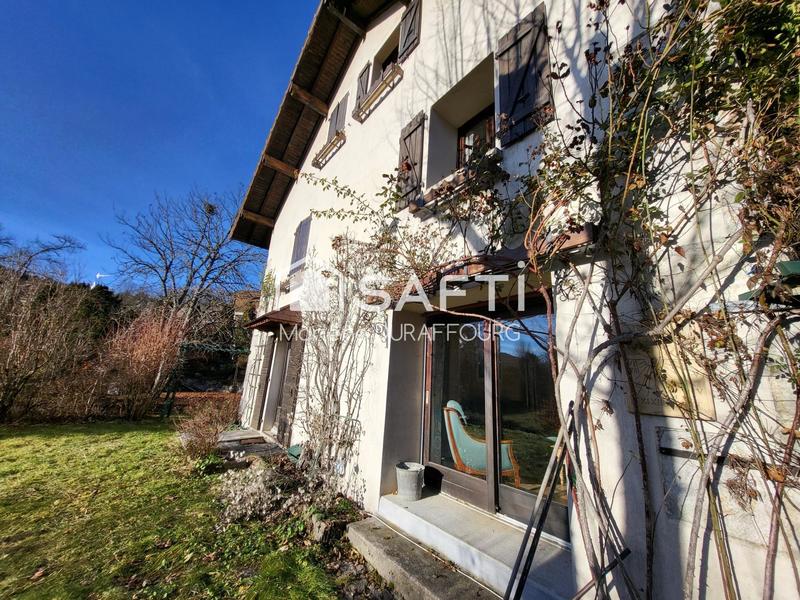 Maison - 275 m² - 10 pièces