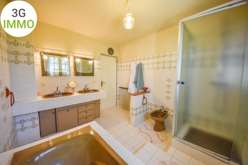 Maison - 140 m² - 5 pièces