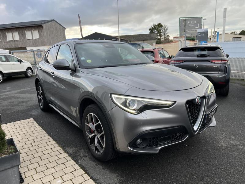 Alfa Romeo Stelvio 2.2 Jtd 210 Ch Finition Super Attelage Amovible *Distribution effectué en 2025