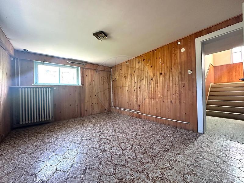 Maison - 181 m² - 9 pièces