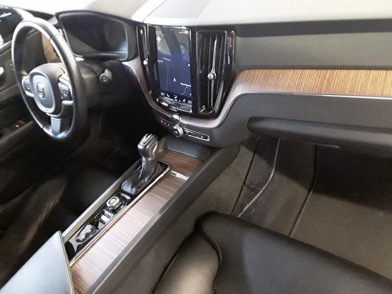 Volvo Xc60 Volvo D4 190 Ch Momentum Pro Geartronic