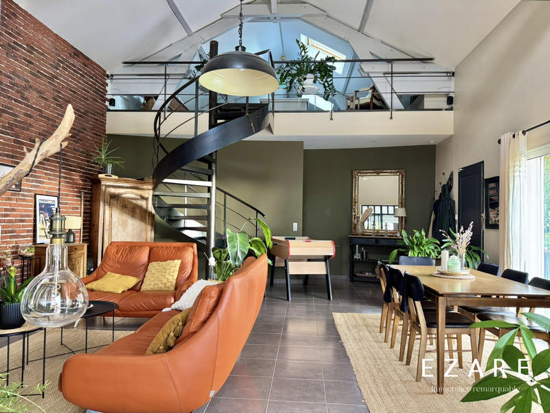 Maison - 210 m² - 5 pièces