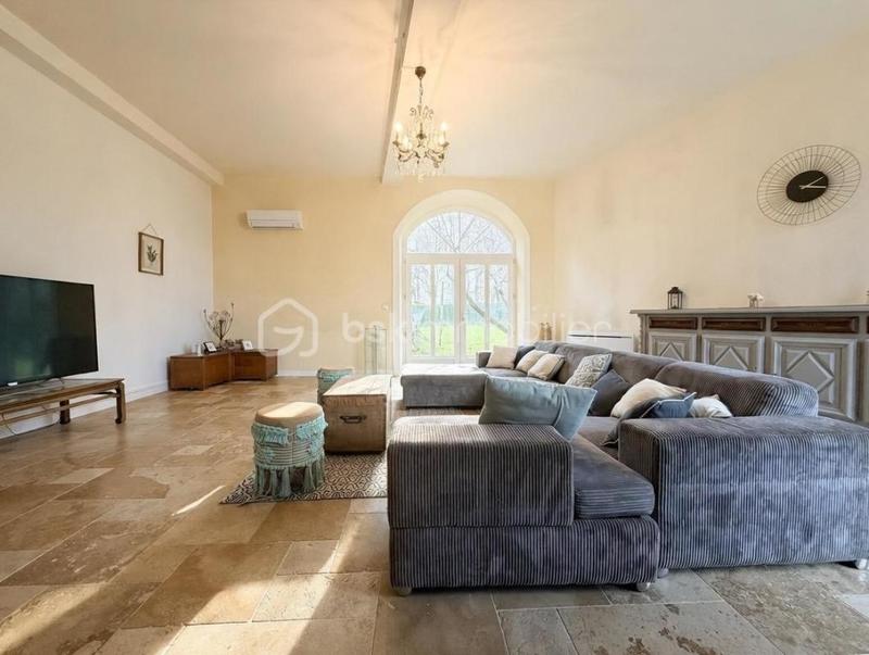 Château - 237 m² - 8 pièces