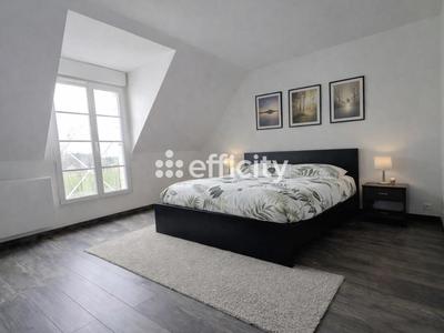 Maison traditionnelle - 210 m² - 10 pièces